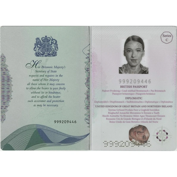 diplomatic-passport-of-united-kingdom-of-great-britain-and-v0-cu62ngowrkaa1